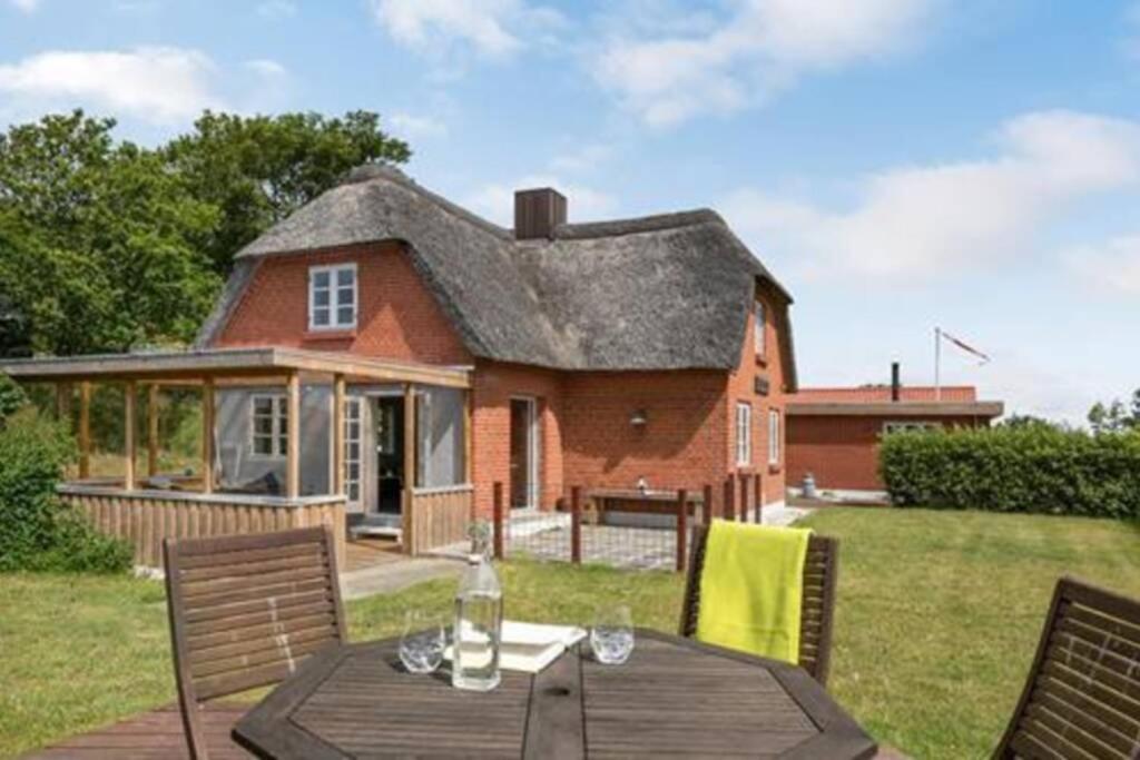 Thatched Holiday Home In Struer, Jutland With A View Exteriör bild